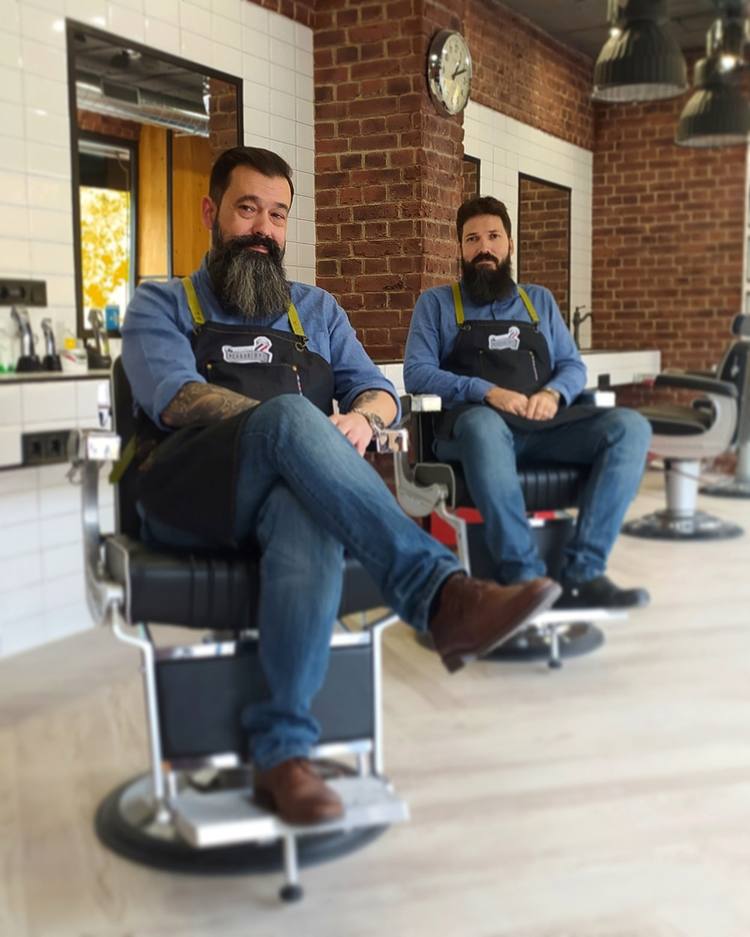 Alfonso y Antonio, maestros barberos de Zurita Barbería