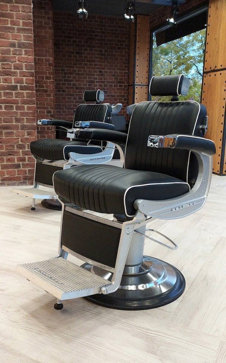 Sillones de barbero vintage en Zurita Barbería